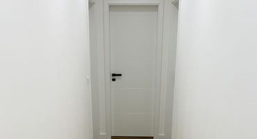 Hormann kvalitné nemecké dvere vzor Stripe 15, farba RAL 9016